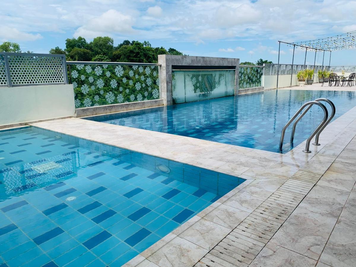 Wafa Hotel & Apartment Kampong Mata Mata Bagian luar foto